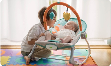 Leżaczek, bujaczek dla dzieci z wibracjami, ricokids, biały, niebieski